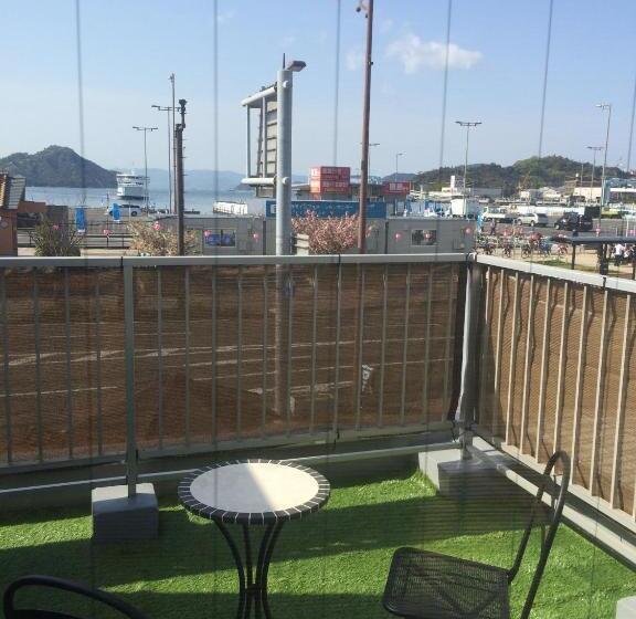 テラス付スイート, Uno Port Inn