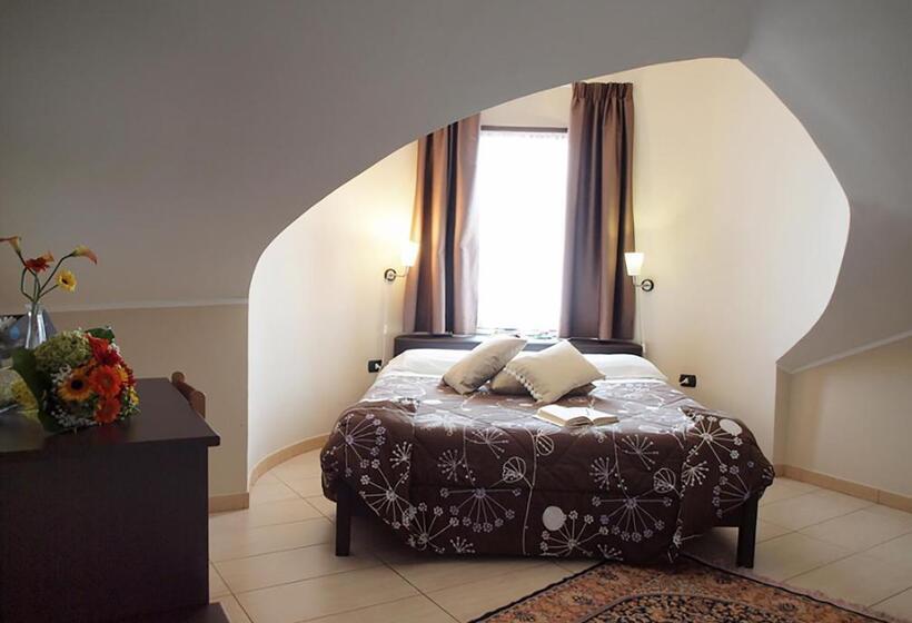 חדר סטנדרט לארבעה, L Incontro B&b Santeramo