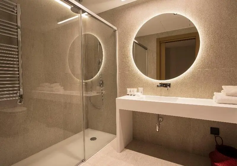 Habitación Deluxe, Novotel Karawang