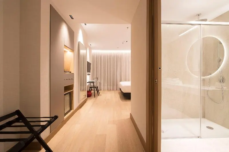 Habitación Deluxe, Novotel Karawang