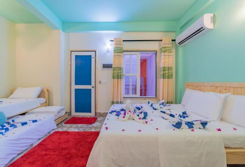اتاق خانوادگی, Olhumathi View Inn