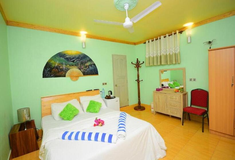 اتاق خانوادگی با چشم‌انداز باغ, Olhumathi View Inn