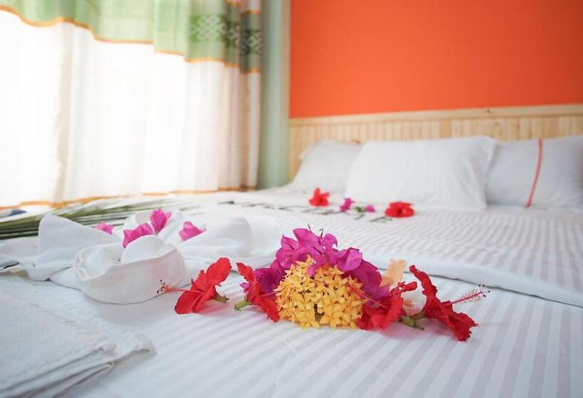 اتاق خانوادگی, Olhumathi View Inn