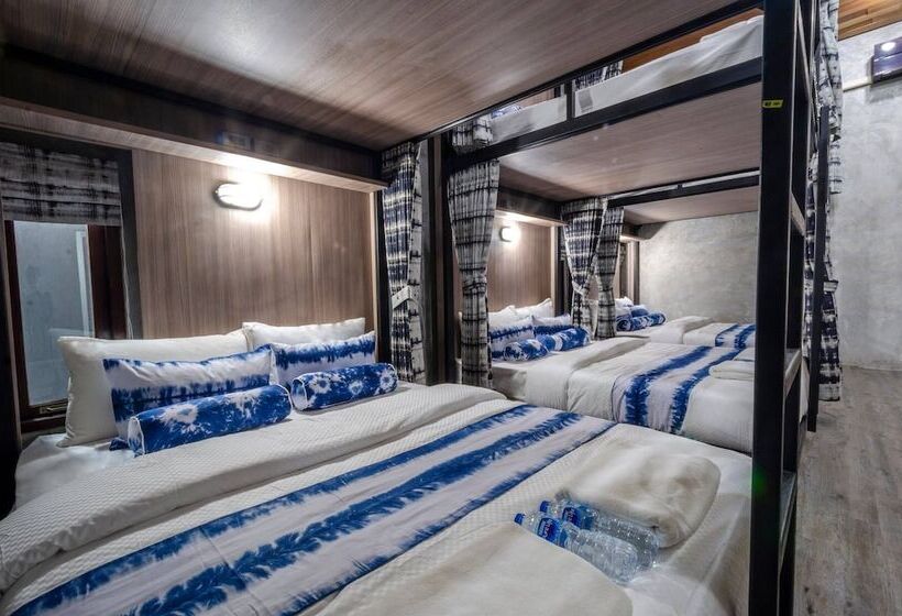 ルームシェアのワンベッド, The Chic Lipe