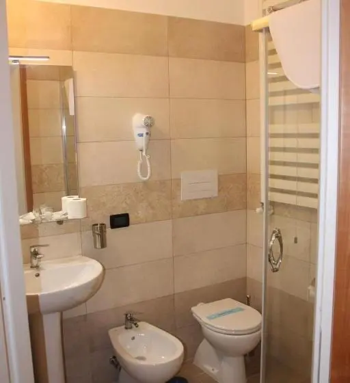 Superior Kolmen Hengen Huone, B&b Hospital