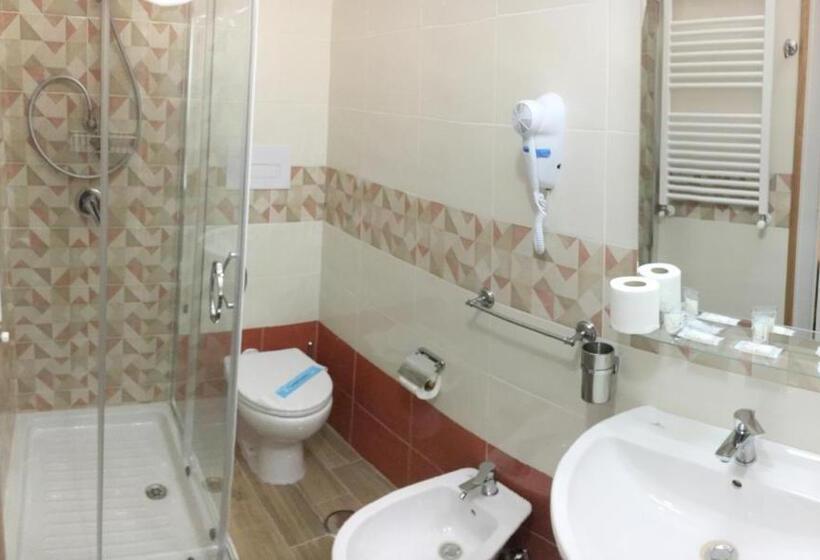 اتاق سوپریور سه تخته, B&b Hospital