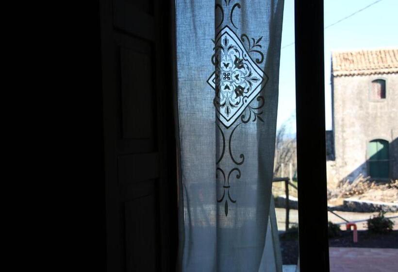 家庭间, Feudo Magazzeni Etna