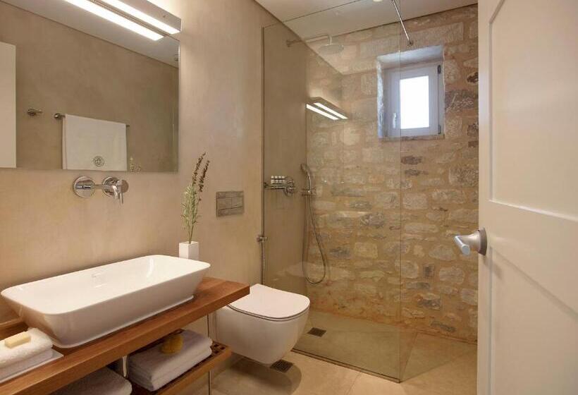 Полулюкс, Ariá Estate Suites & Spa