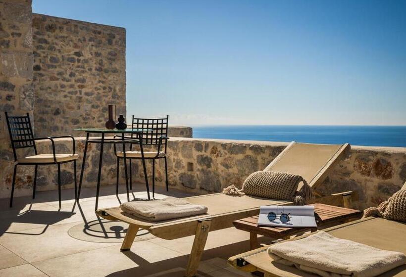 Полулюкс, Ariá Estate Suites & Spa