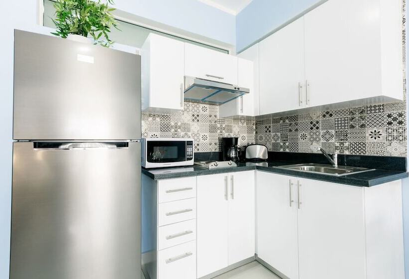 豪华套房, Ducassi Suites Rooftop Pool Beach Club & Spa