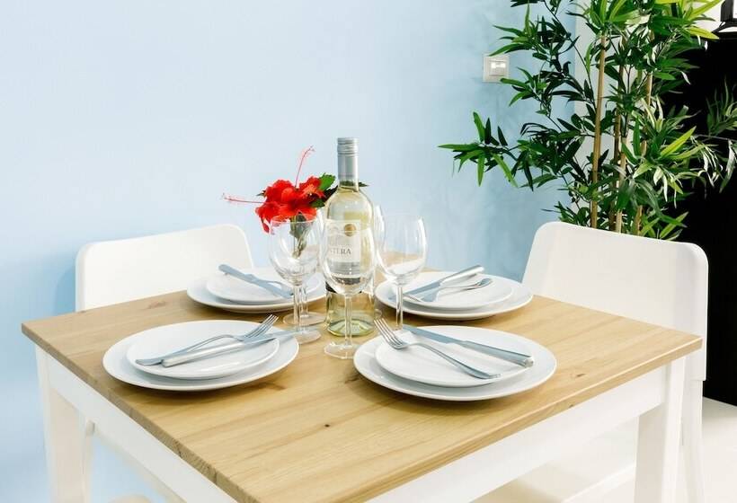 豪华套房, Ducassi Suites Rooftop Pool Beach Club & Spa