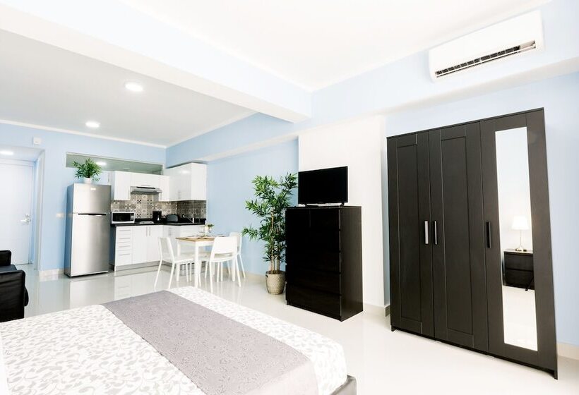 豪华套房, Ducassi Suites Rooftop Pool Beach Club & Spa