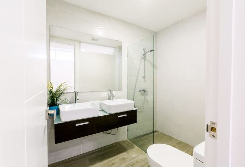 豪华套房, Ducassi Suites Rooftop Pool Beach Club & Spa