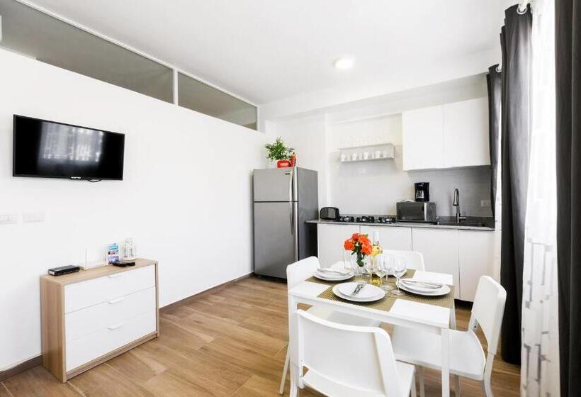 豪华套房, Ducassi Suites Rooftop Pool Beach Club & Spa