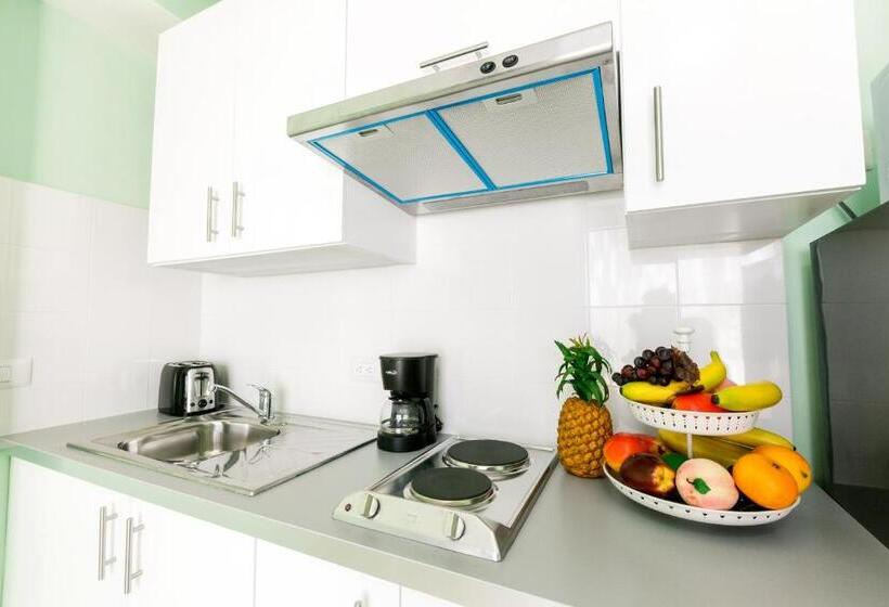 小型套房, Ducassi Suites Rooftop Pool Beach Club & Spa