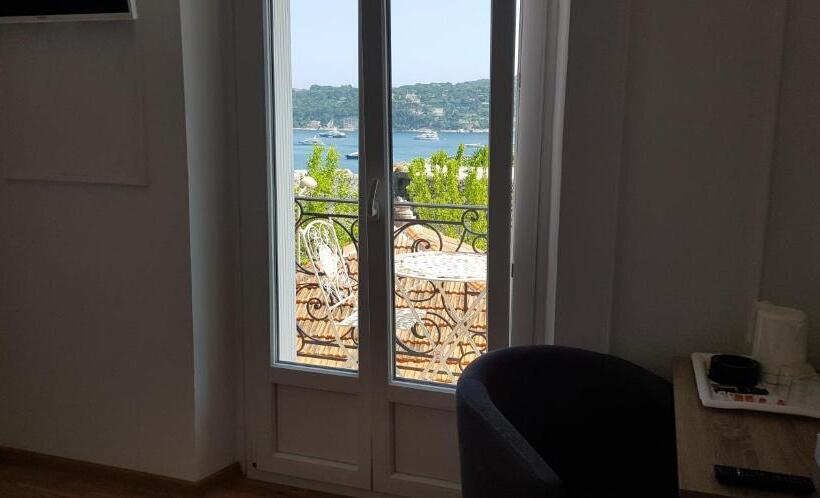 Номер Стандарт Вид на Море, Le Vauban