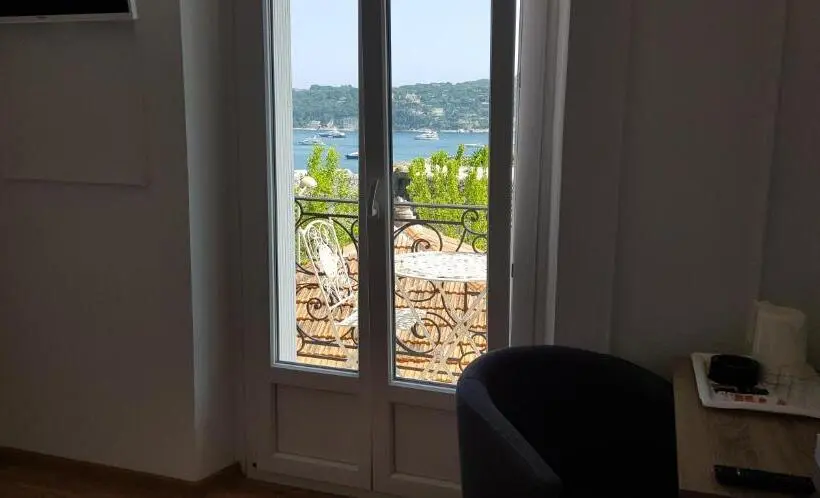 اتاق استاندارد با چشمانداز دریا, Le Vauban