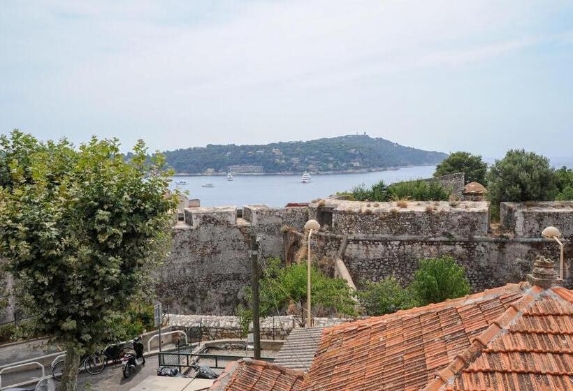 Номер Стандарт Вид на Море, Le Vauban