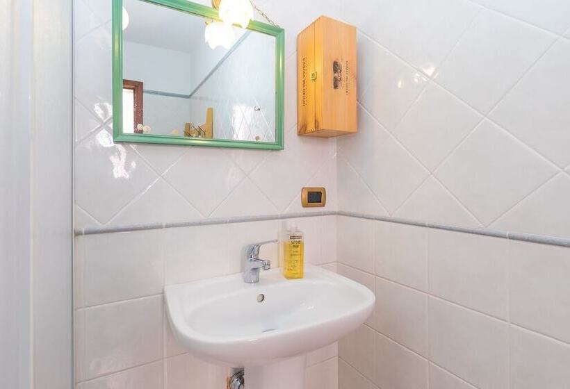 침실 4개 아파트, Esagono Monello