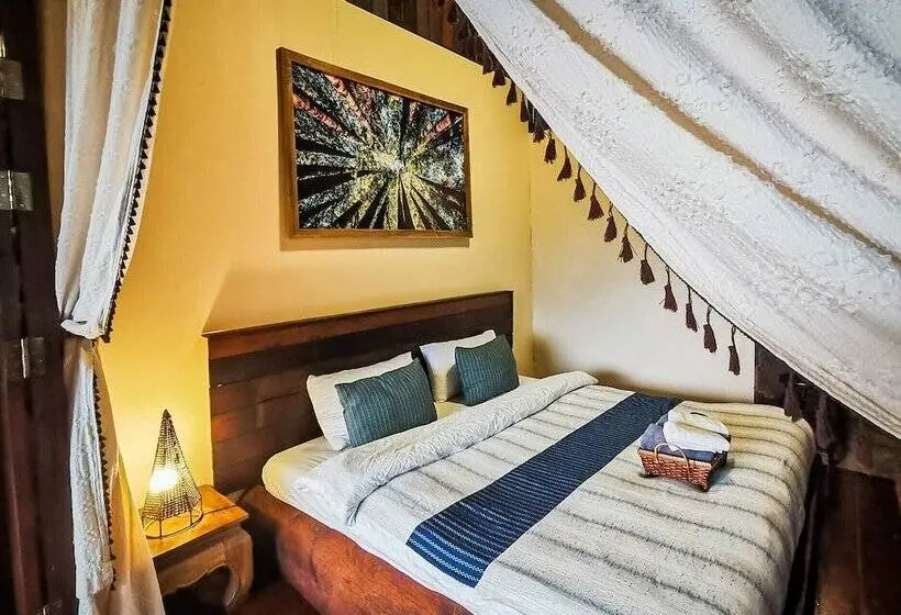 Perhehuone, Taloh Homestay Chiangmai