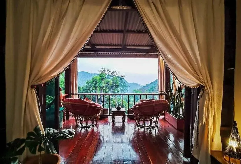 Perhehuone, Taloh Homestay Chiangmai