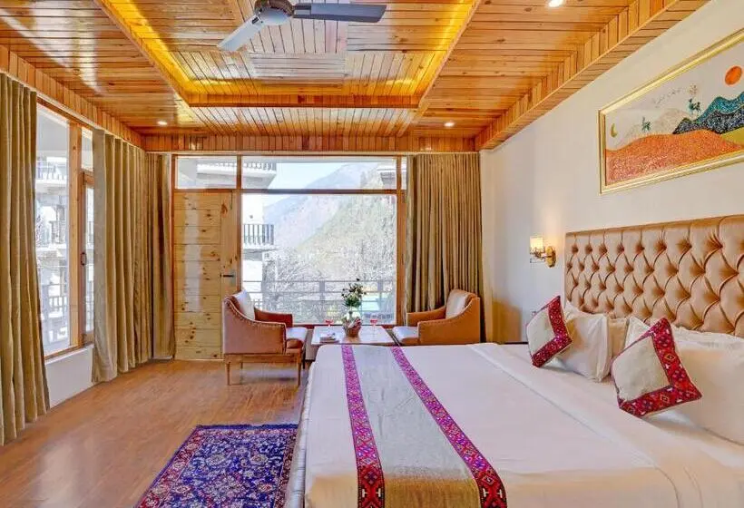 キングサイズベッドのスタンダードルーム, Omavya Hotel Manali