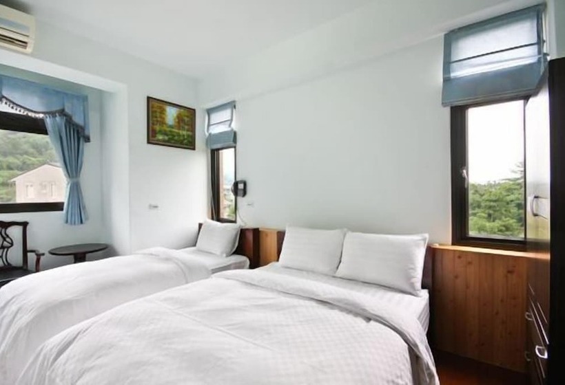 اتاق استاندارد سه نفره, Cao Ling Jiao Villa