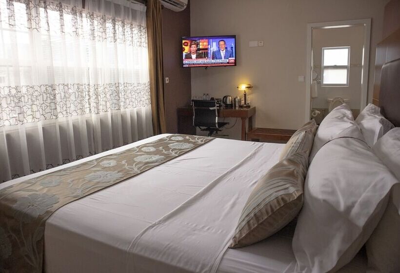 غرفة قياسية, Frederick's Lodge