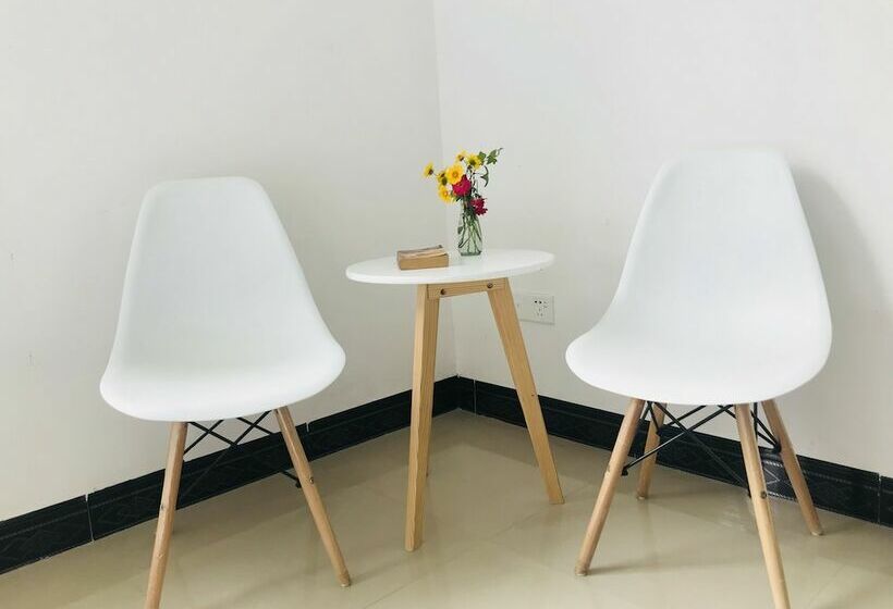 经济房, The Karstaway House