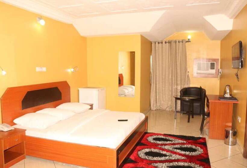 سوییت, Royal Charlin Hotel And Suites