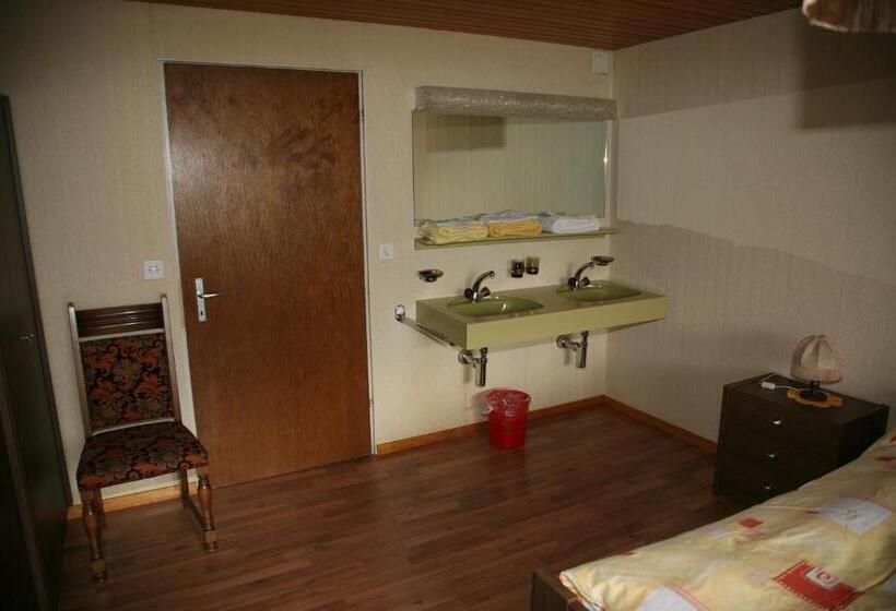 חדר משפחתי חדר אמבטיה משותף, Backpackers Gasthaus Post