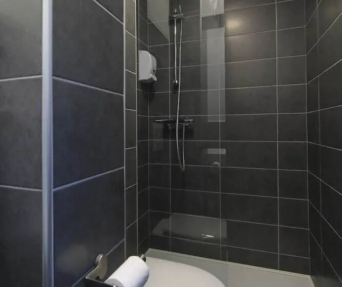 スタンダードトリプルルーム, Brit Hotel Le Polder