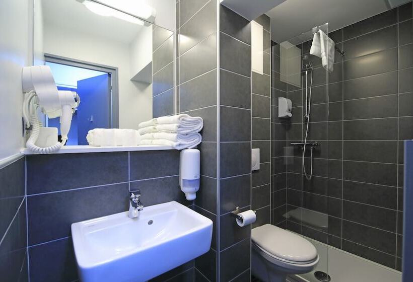 Номер Стандарт Трехместный, Brit Hotel Le Polder