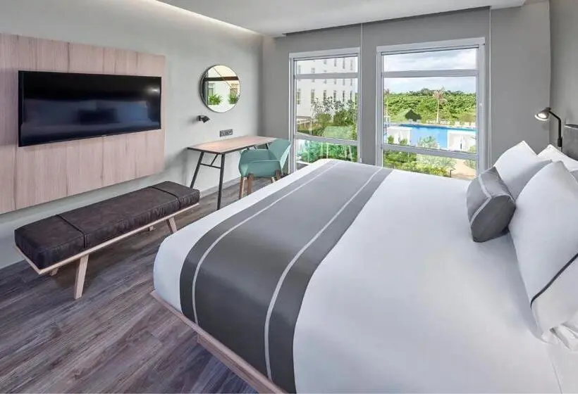 اتاق استاندارد با تخت بزرگ, City Express Plus By Marriott Cancun Aeropuerto Riviera