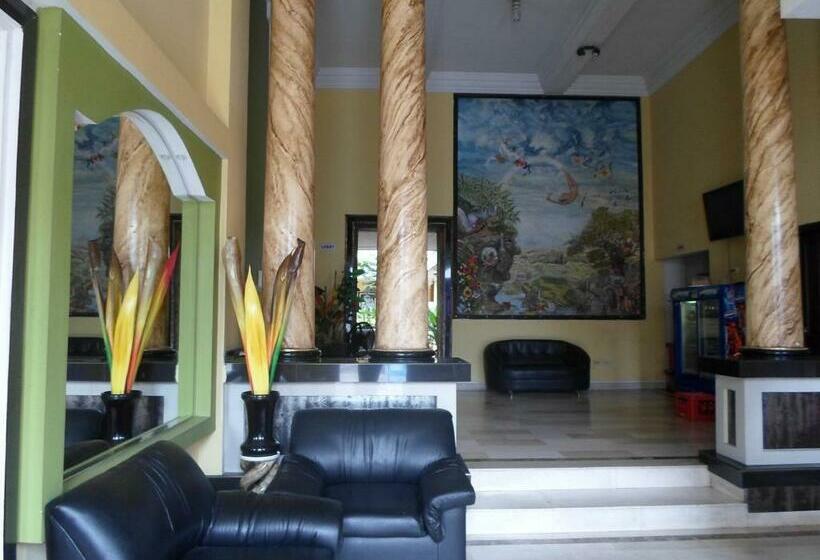 חדר משפחתי, Colonial Inn