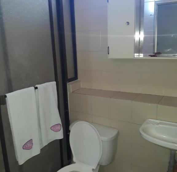 اتاق استاندارد با 2 تخت دوبل, Colonial Inn