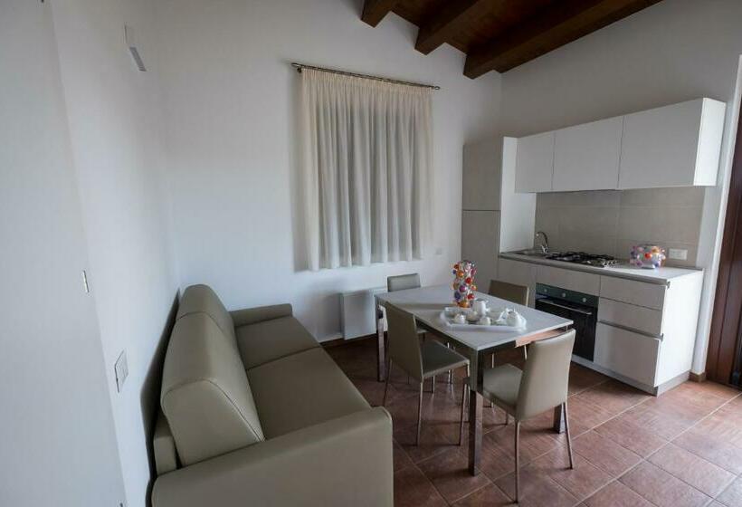 Номер Стандарт с Террасой, Domus Hyblaea Resort