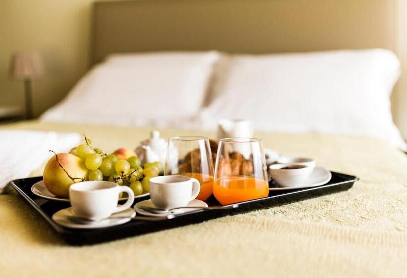 Номер Стандарт с Террасой, Domus Hyblaea Resort