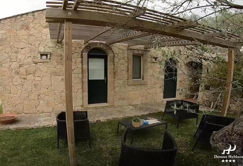 סוויטה נוף לגינה, Domus Hyblaea Resort