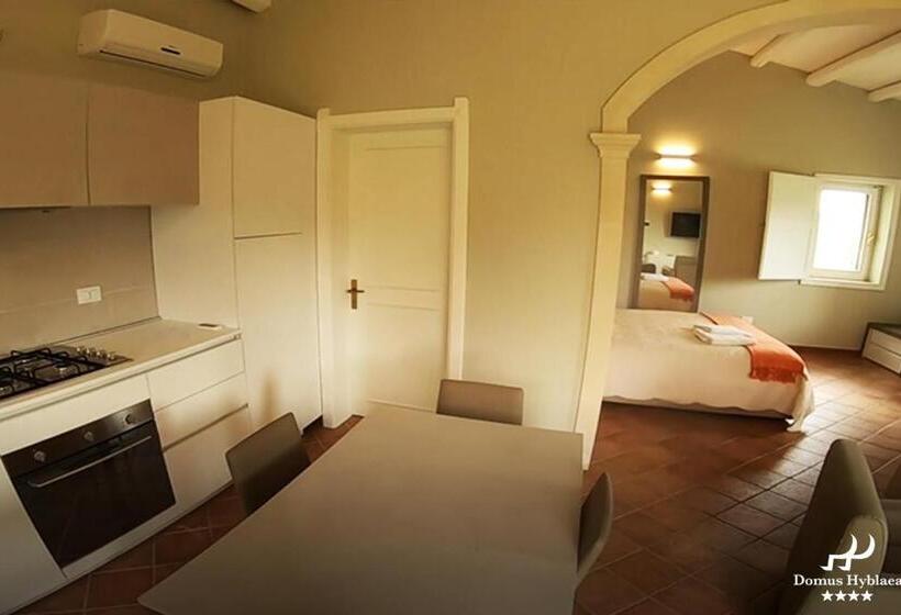 Люкс Вид на Сад, Domus Hyblaea Resort