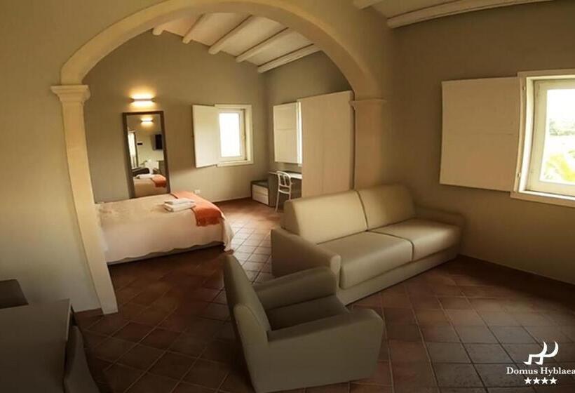 Люкс Вид на Сад, Domus Hyblaea Resort