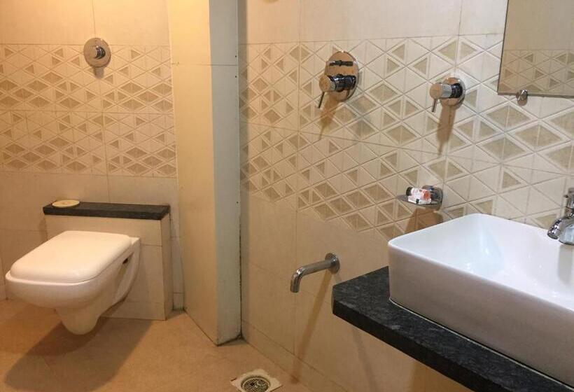 חדר דלוקס, Imperial