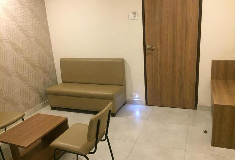 חדר דלוקס, Imperial