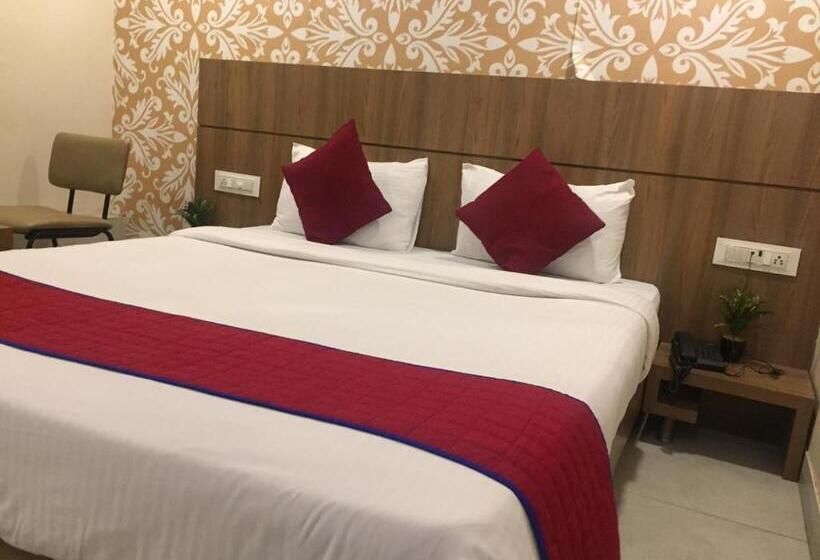 חדר דלוקס, Imperial