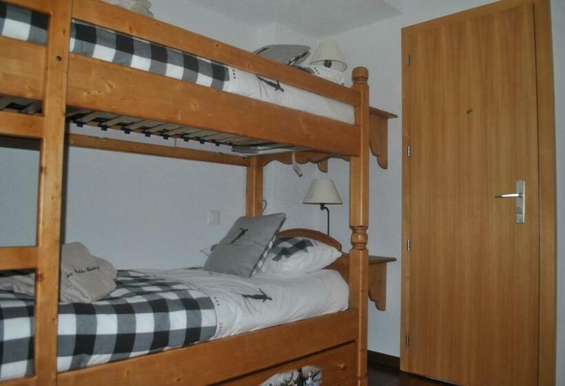 家庭间, Les Petits Mélèzes