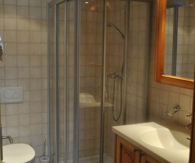 家庭间, Les Petits Mélèzes