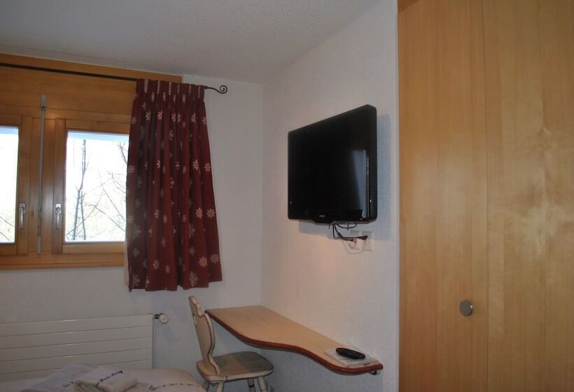 家庭间, Les Petits Mélèzes