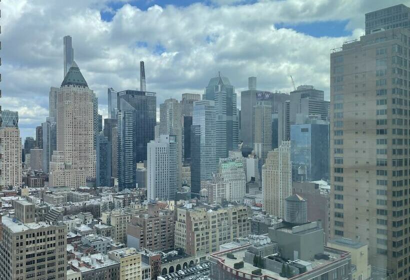 스탠다드 룸 더블 침대, Pod Times Square