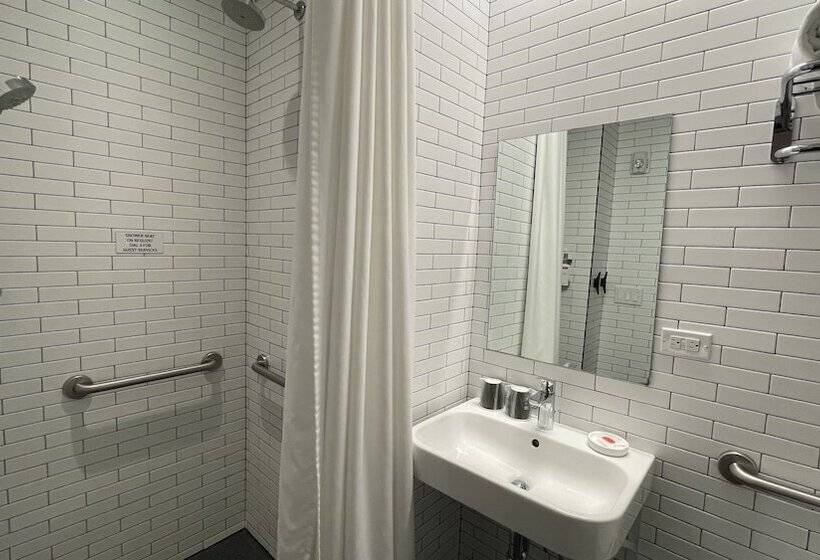 스탠다드 룸, Pod Times Square