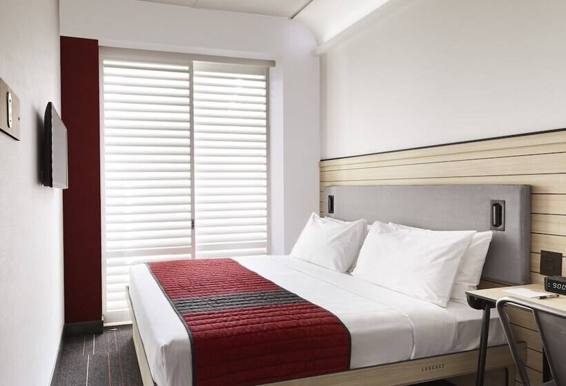 스탠다드 룸 더블 침대, Pod Times Square